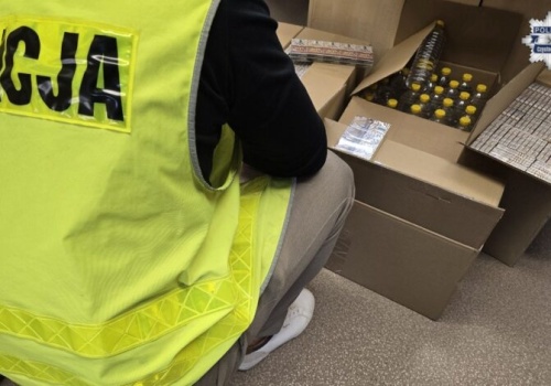 Bazar pod lupą. Tysiące nielegalnych papierosów i alkohol bez akcyzy zabezpieczone w Częstochowie