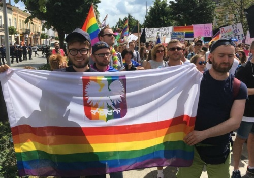 NSA lekceważy polską konstytucję i legalizuje w Polsce związek sodomicki