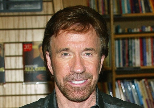 Chuck Norris zmarł w wieku 86 lat. Mało kto wie o tych faktach z jego życia