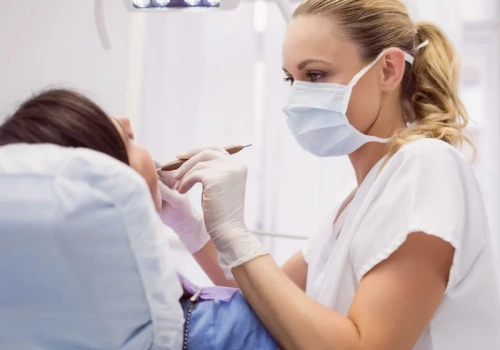 Chcesz zajść w ciążę? Sprawdź stan zębów. Choroby dziąseł mogą wydłużyć starania o dziecko