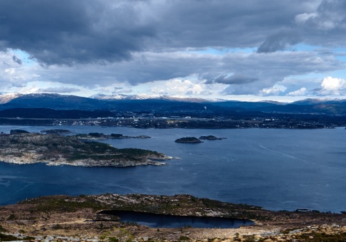 Niezwykłe odkrycie w Norwegii. Tajemniczy pas skał pod wodą