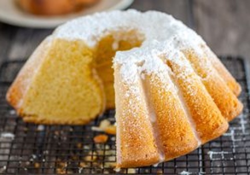 Mięciutka i puszysta jak nigdy. Do wielkanocnej babki dorzucam włoski ser