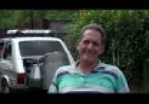 Holzgas w Maluchu. Kubańczyk zbudował generator gazu drzewnego ze złomu