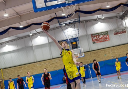 Pewna wygrana w zaległym meczu