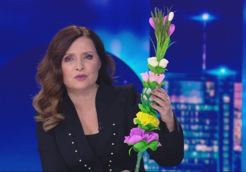 Poseł przyniósł prezent do studia. Agnieszka Gozdyra nie kryła zaskoczenia