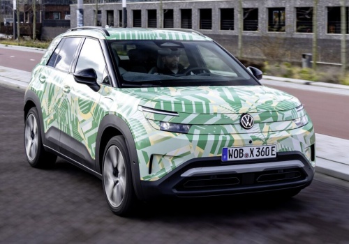 VW ID. Cross: CENA od ok. 28 000 euro, w Polsce wychodzi nam od 123 800 złotych. Dla baterii 38,5 (37) kWh?
