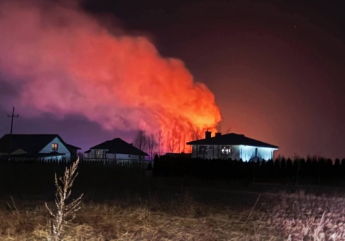 Pożar domu w Międzyrzecu Podlaskim. Wielogodzinna akcja strażaków