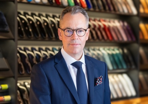 Rolls-Royce wycofuje się z planów e-mobilności. „Klienci wolą 12 cylindrów”