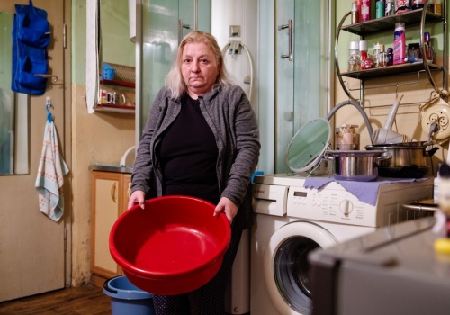 Po opłaceniu leków zostaje jej 9 zł na życie. Na liście oczekujących ma numer 902