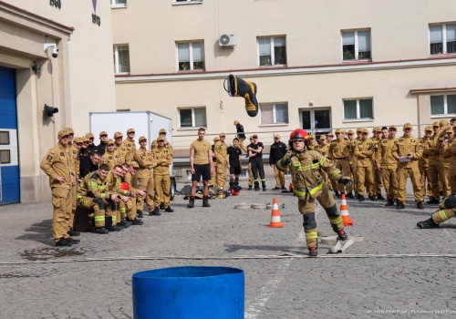 Kadeci przejęli władzę w szkole pożarniczej na osiedlu Zgody (Galeria)