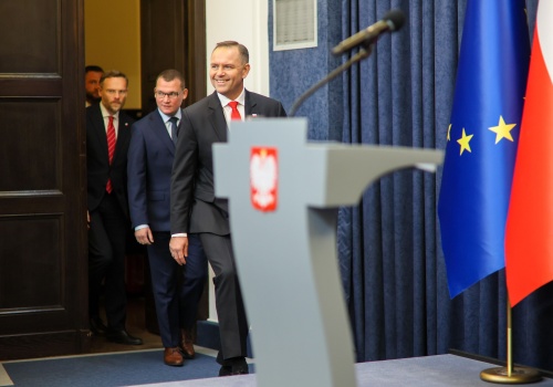 Wiemy, jak Polacy oceniają korzystanie przez Karola Nawrockiego z prawa weta