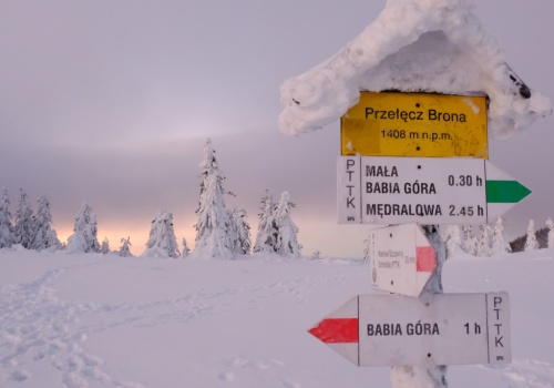 Trudne warunki na szlakach w Beskidach. Służby apeluję o rozwagę