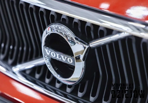 Loga marek samochodowych mają drugie dno. Za tymi symbolami kryją się historie