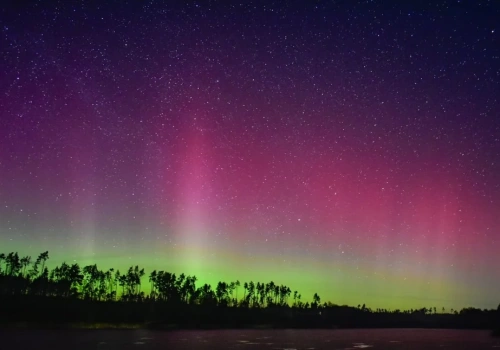 Niezwykła noc nad Silnem i Raciążem. Krystian Szczepaniak uchwycił zorzę