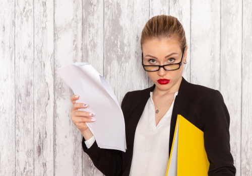 Student po trzecim roku będzie czytać twoje akta sądowe. To nie jest rozwiązanie problemu - to nowy problem