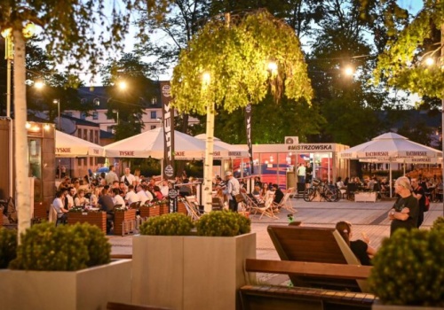 Kawiarenki wrócą na Plac Biegańskiego. Ruszył przetarg