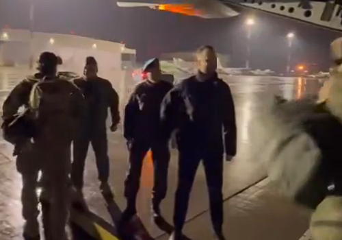 Polscy żołnierze ewakuowani z Iraku wylądowali w Balicach (Video)