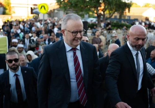 Premier zwyzywany w meczecie od 