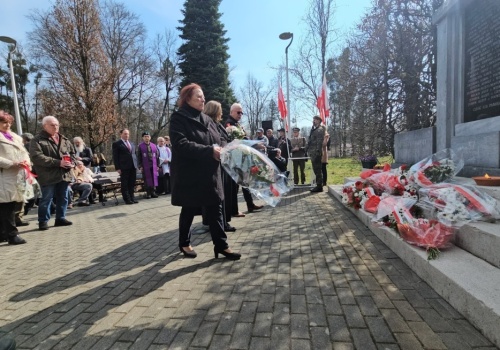 „Pamięć ginie, gdy przestajemy ją pielęgnować”. Cieszyn uczcił pamięć ofiar hitlerowskiego okupanta Pod Wałką