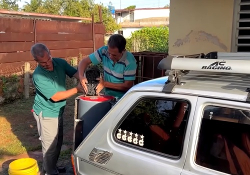 Maluch na węgiel drzewny. Kubański mechanik przechytrzył kryzys paliwowy