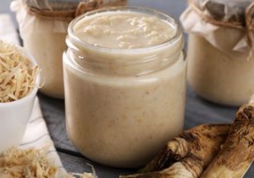 Do chrzanu ścieram owoce. Tak smaczny, że nie doczeka Wielkanocy