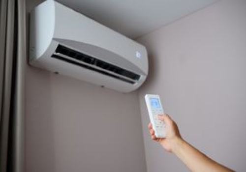 Ogrzewał mieszkanie klimatyzacją przy -20 stopniach. Tyle zapłacił