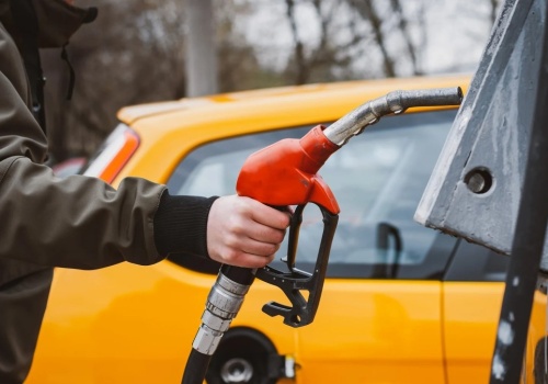 Rząd Hiszpanii reaguje na wzrost cen paliw. Obniżka podatku VAT do 10 proc.