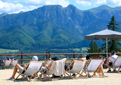 Turyści uciekają przed niepewnością. Polska staje się hitem lata