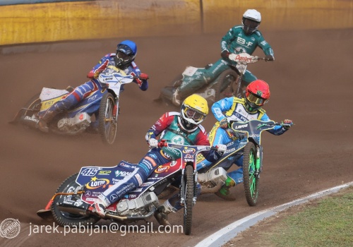 Żużel. Madsen bez „trójki”, ale Falubaz wygrywa! Ograli PRES Toruń na Motoarenie! (RELACJA)