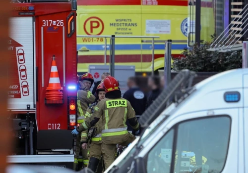 Warszawa: Tragiczny pożar busa. Nie żyją cztery osoby