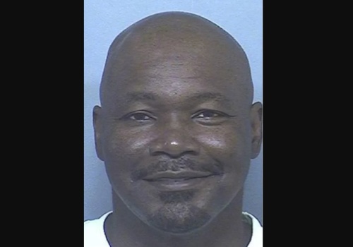 Skazany na 50 lat więzienia wyszedł po 25. Niespełna rok później zabił własną żonę