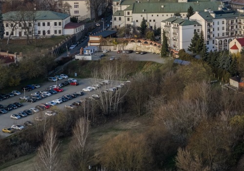 Gdzie zaparkować w centrum Lublina? Praktyczny przewodnik dla turystów