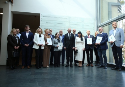 Kolejne inwestycje sportowe na Opolszczyźnie. Miliony złotych na nowe boiska i hale