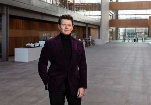 Człowiek, który stworzył Land Rovera Defendera, odchodzi z JLR