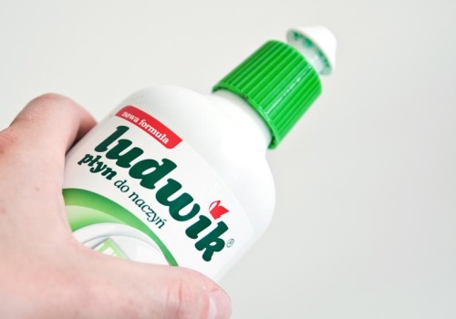 Kultowy polski płyn do naczyń. Wynalazek z lat 60. wciąż w czołówce sprzedaży