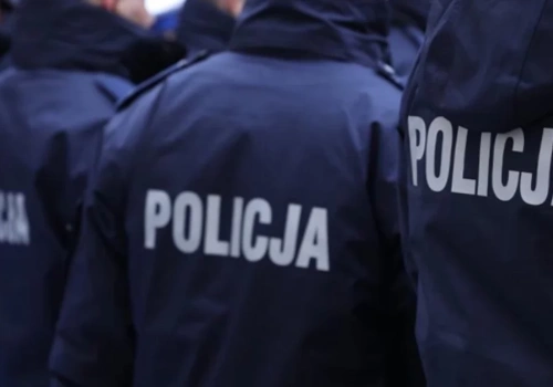 Zwłoki 39-latka w bloku na terenie Ciechanowa. Zatrzymano trzy osoby