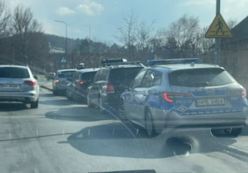 Utrudnienia na ulicy Różyckiego. Zderzyły się trzy samochody