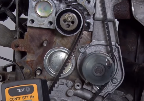 Prawidłowe uszczelnianie pompy wody i pomiar napięcia paska metodą częstotliwościową