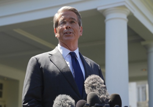 Sekretarz skarbu USA: Rząd ma mnóstwo pieniędzy na wojnę z Iranem