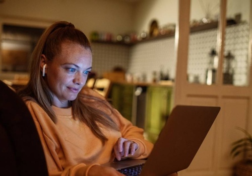 Chodzisz późno spać? Ten nawyk jest ściśle związany z inteligencją. Ucieszysz się