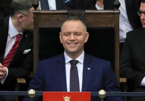 Polityczny oszust, kaznodzieja i syn szacha. Kogo prezydent Nawrocki spotka na CPAC w Teksasie?