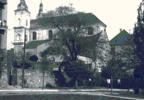 Ulice Piotrkowa: Plac Niepodległości