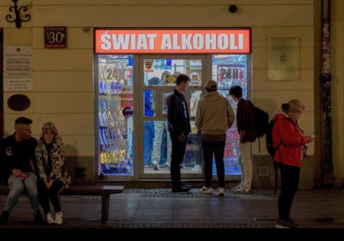 Prohibicja w centrum Warszawy. Sklep 
