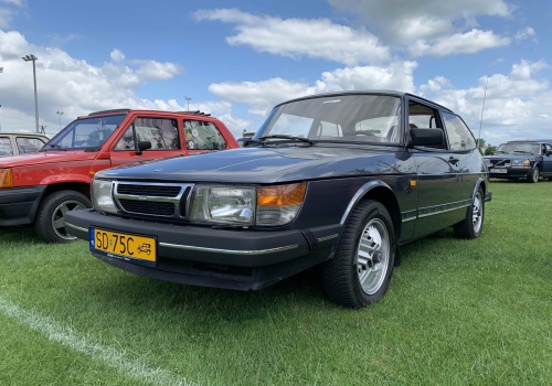 Saab 900 Turbo – kultowy szwedzki samochód z lat 80.
