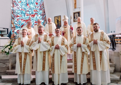 W pierwszy dzień wiosny pięciu scholastyków przyjęło święcenia diakonatu