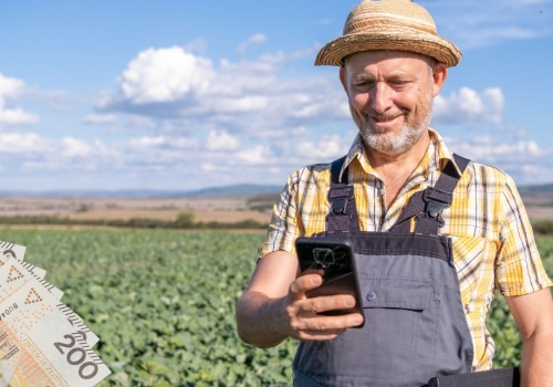 Wypłaty dopłat 2025 przyspieszają, ale 2 mld zł jeszcze nie trafiło na konta