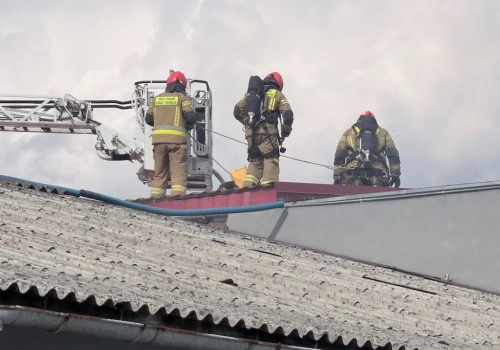 Pożar w Siedlęcinie. Paliła się hala przy ulicy Lwóweckiej