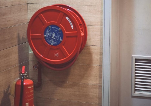 Kompleksowy nadzór ppoż.: obowiązki właściciela i rola specjalistów