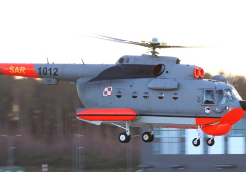 Pilna ewakuacja medyczna wojskowym śmigłowcem z platformy na Bałtyku