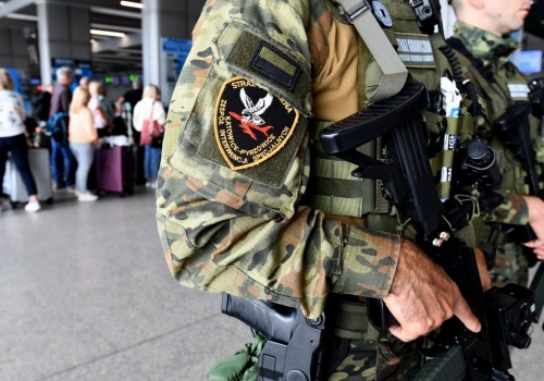 Z materiałami wybuchowymi w bagażu nie latamy!